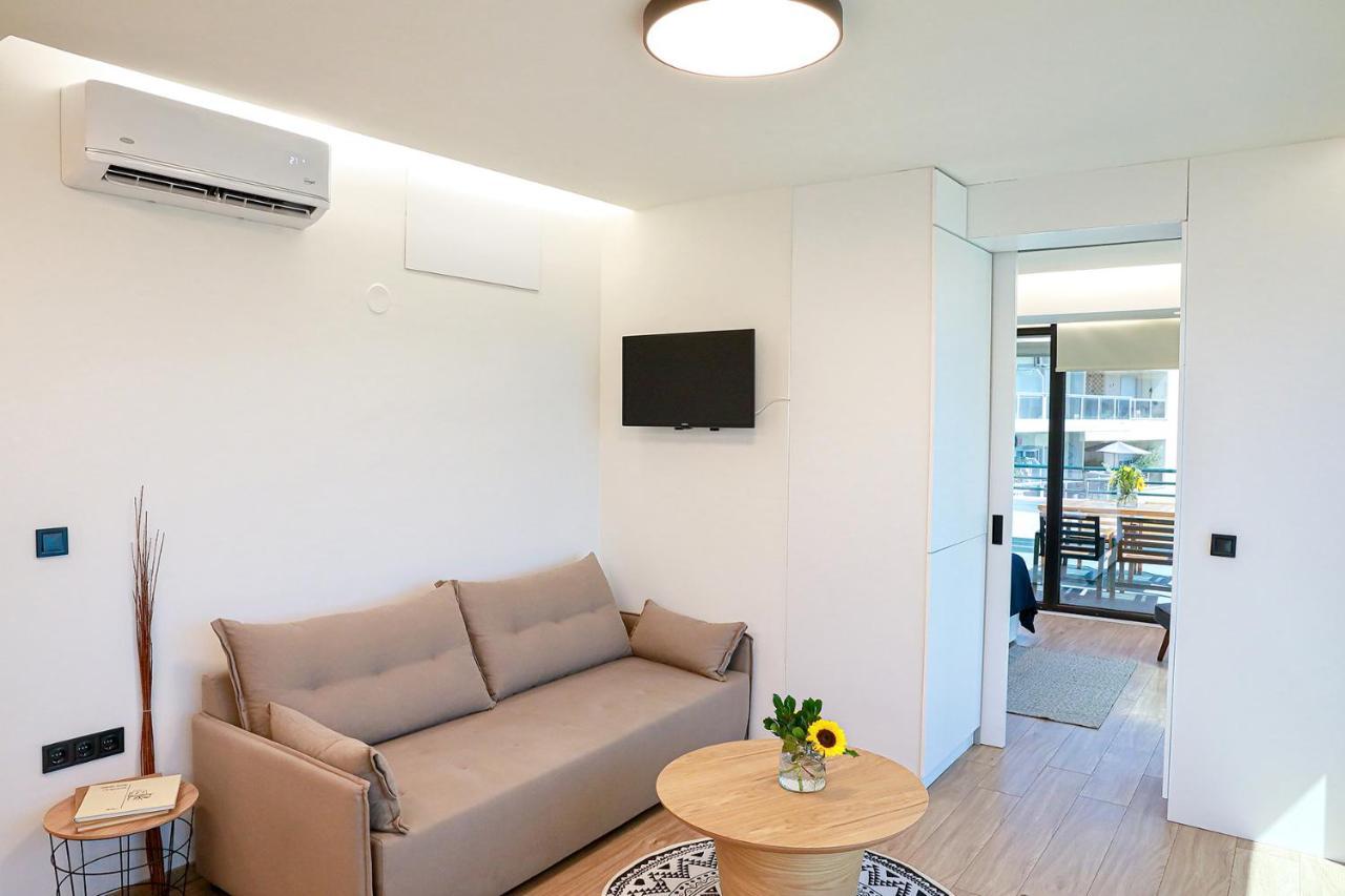 The First Key Luxury & Small Apartment In The Center Of Xanthi Eksteriør billede