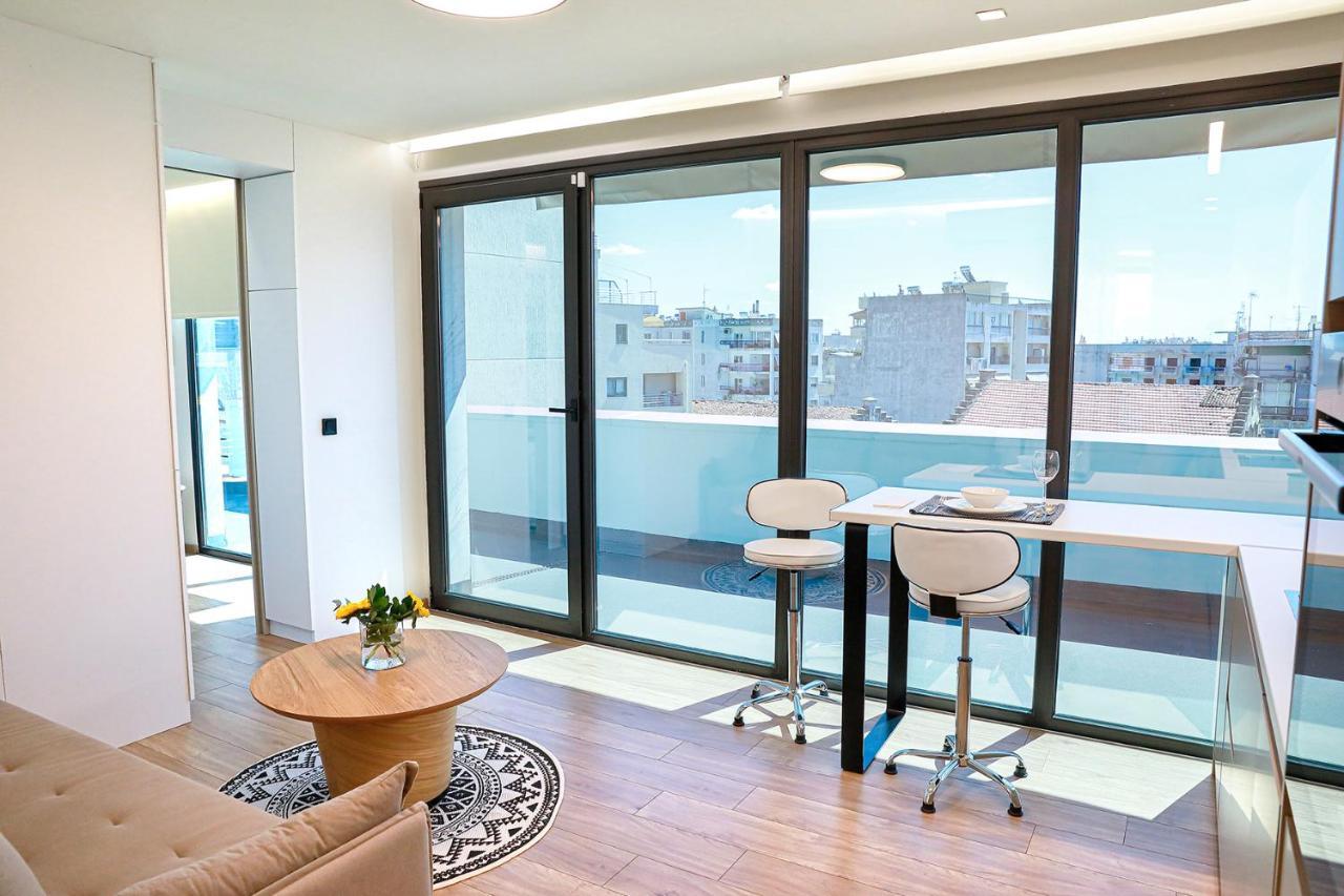 The First Key Luxury & Small Apartment In The Center Of Xanthi Eksteriør billede