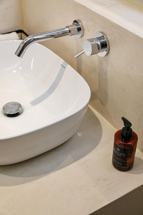 The First Key Luxury & Small Apartment In The Center Of Xanthi Eksteriør billede